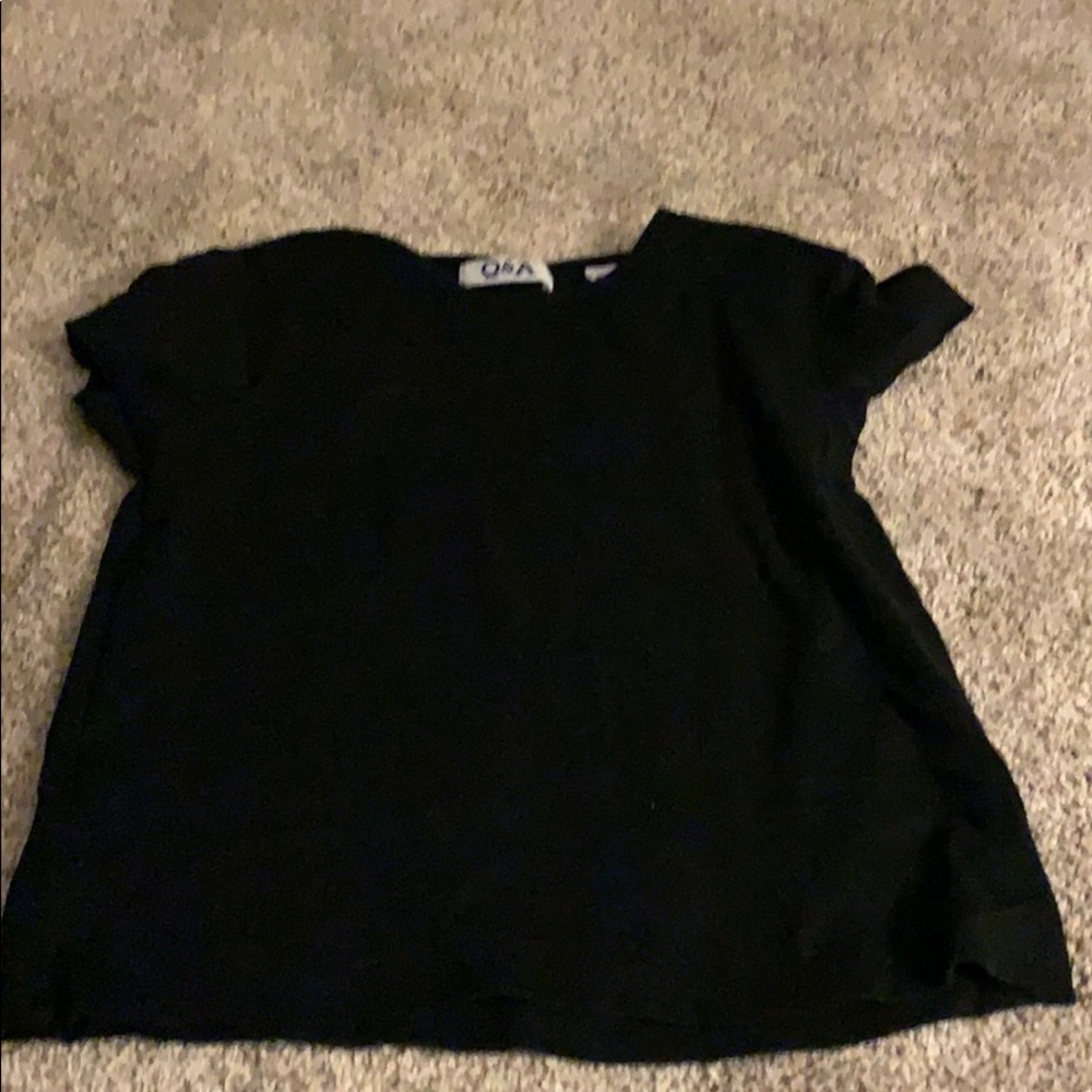 Medium black t-shirt Q&A great condition